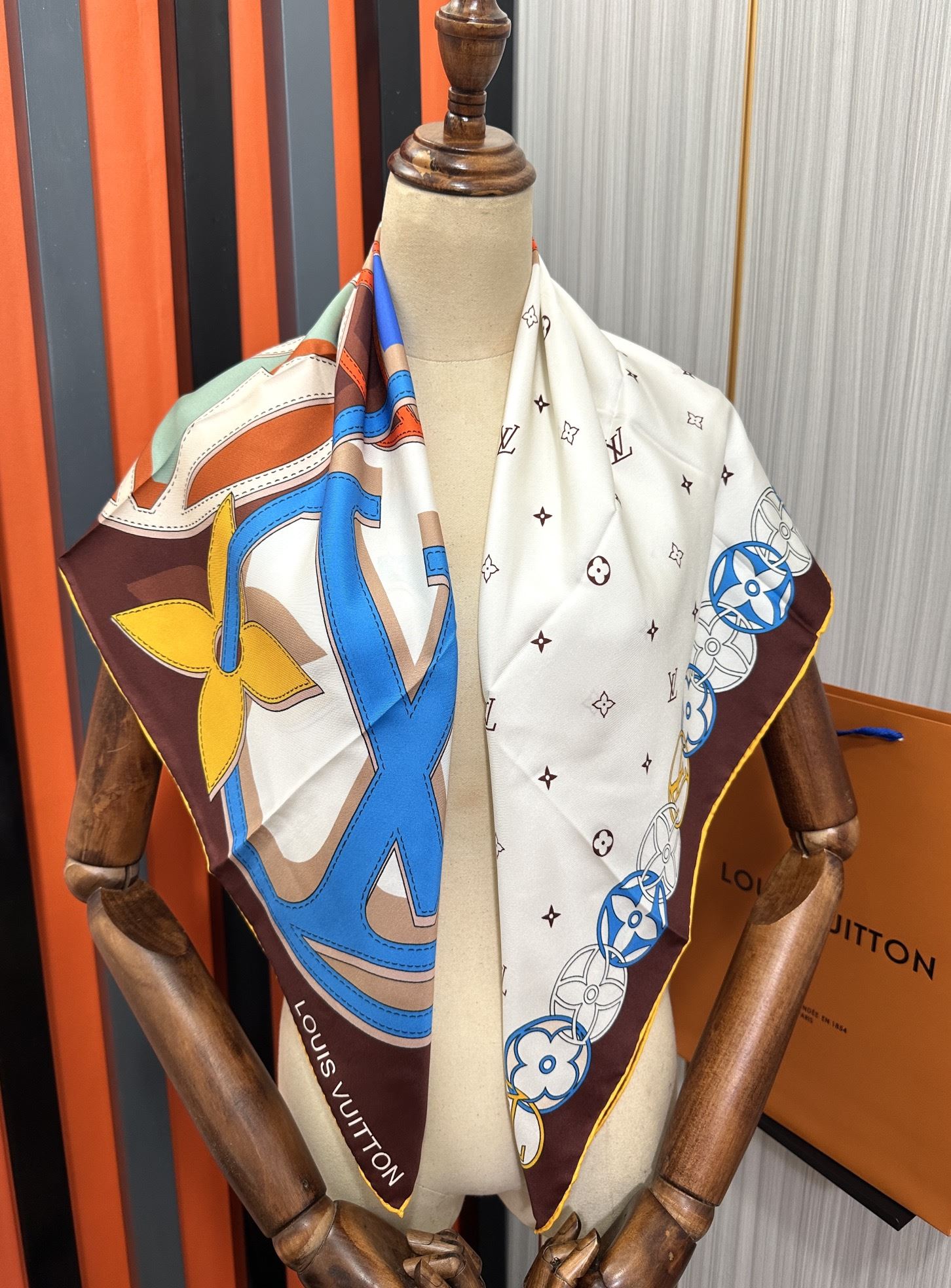 Louis Vuitton Scarf